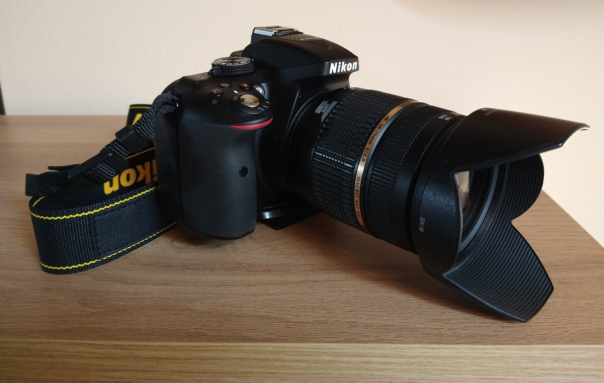Nikon D5300 with Tamron lense, from the front